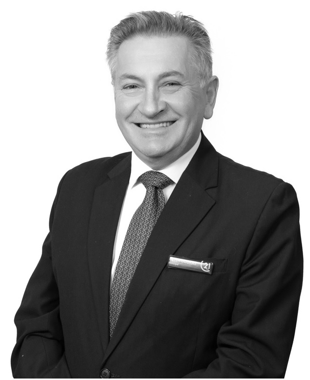 Peter Doukas  Real Estate Agent