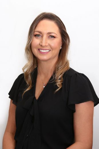 Rebecca  Pham - Real Estate Agent at Beyond Estate Agents - OXENFORD