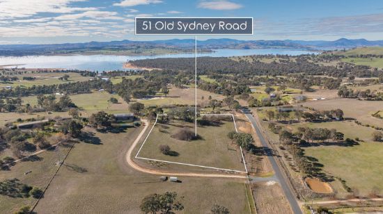 51 Old Sydney Road, Table Top, NSW 2640