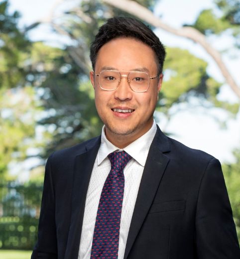 Robi He - Real Estate Agent at Barry Plant  - Monash
