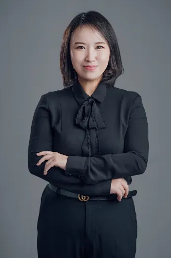 Robyn (Lingyun)  Bao - Real Estate Agent at Real First - Real First Projects