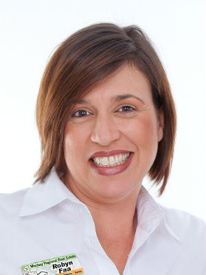 Robyn Faa  Real Estate Agent