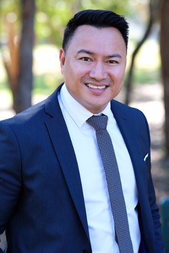 Rocky Glanville - Real Estate Agent at Ray White Holland Park - Camp Hill