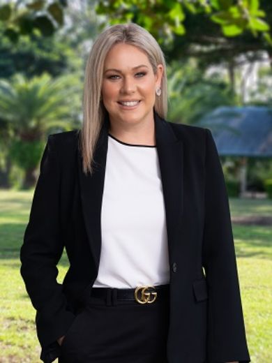 Roxanne Paterson - Real Estate Agent at Ray White One Group