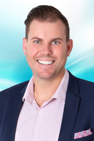 Ryan  Hoelzl Real Estate Agent