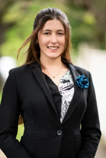 Sarah Ralis - Real Estate Agent at Harcourts First - Mount Waverley