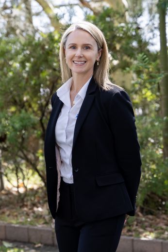 Sarah Davis - Real Estate Agent at Coastwide First National -   