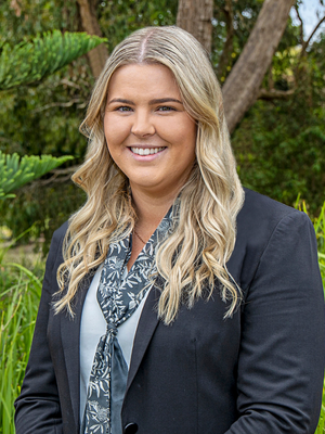 Sarah McGlone Real Estate Agent