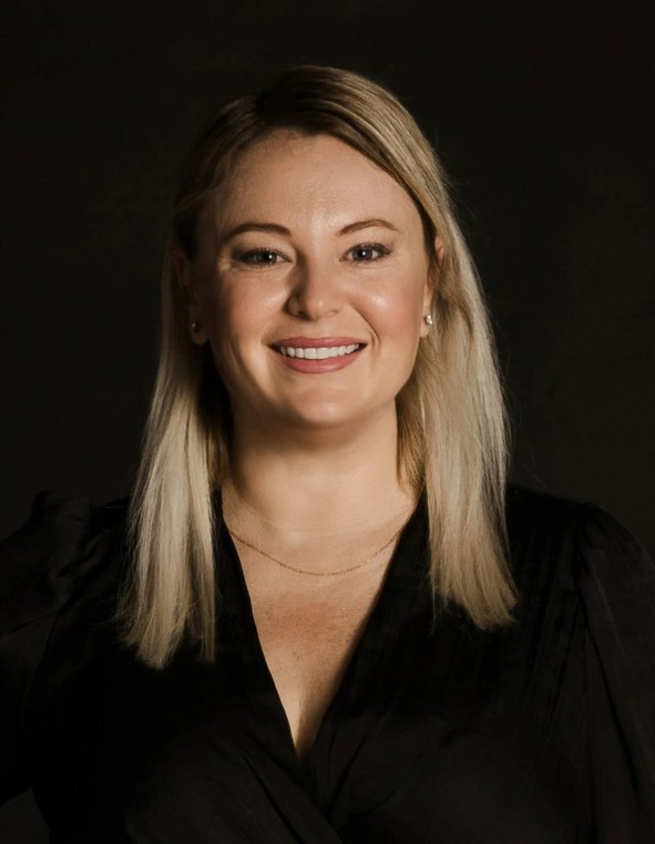 Laura McKay - Real Estate Agent