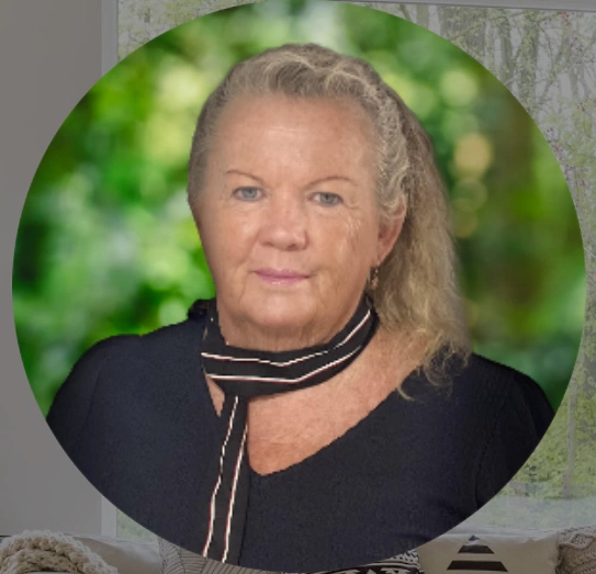 Robyn Reynolds - Real Estate Agent