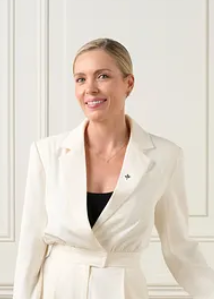Eileen Bell - Real Estate Agent