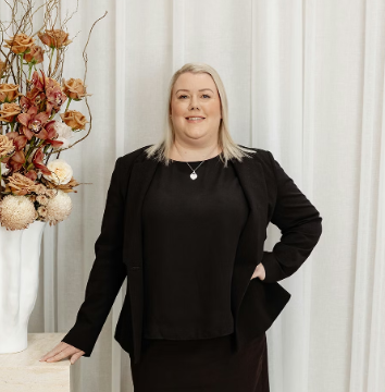 Cassandra Stennett - Real Estate Agent