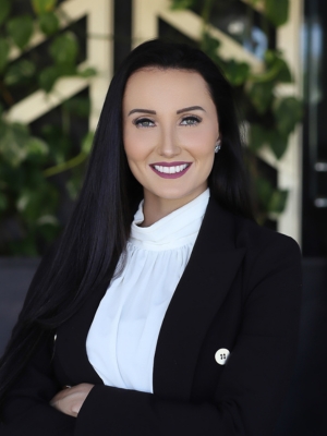 Shae Cross Real Estate Agent