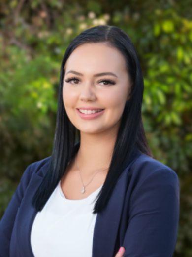 Shanae Vollbrecht - Real Estate Agent at Harcourts Refined - YARRABILBA