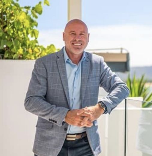 Shane Lindo - Real Estate Agent at LJ Hooker Townsville - BELGIAN GARDENS
