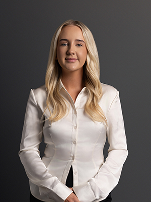 Sindy Smith - Real Estate Agent