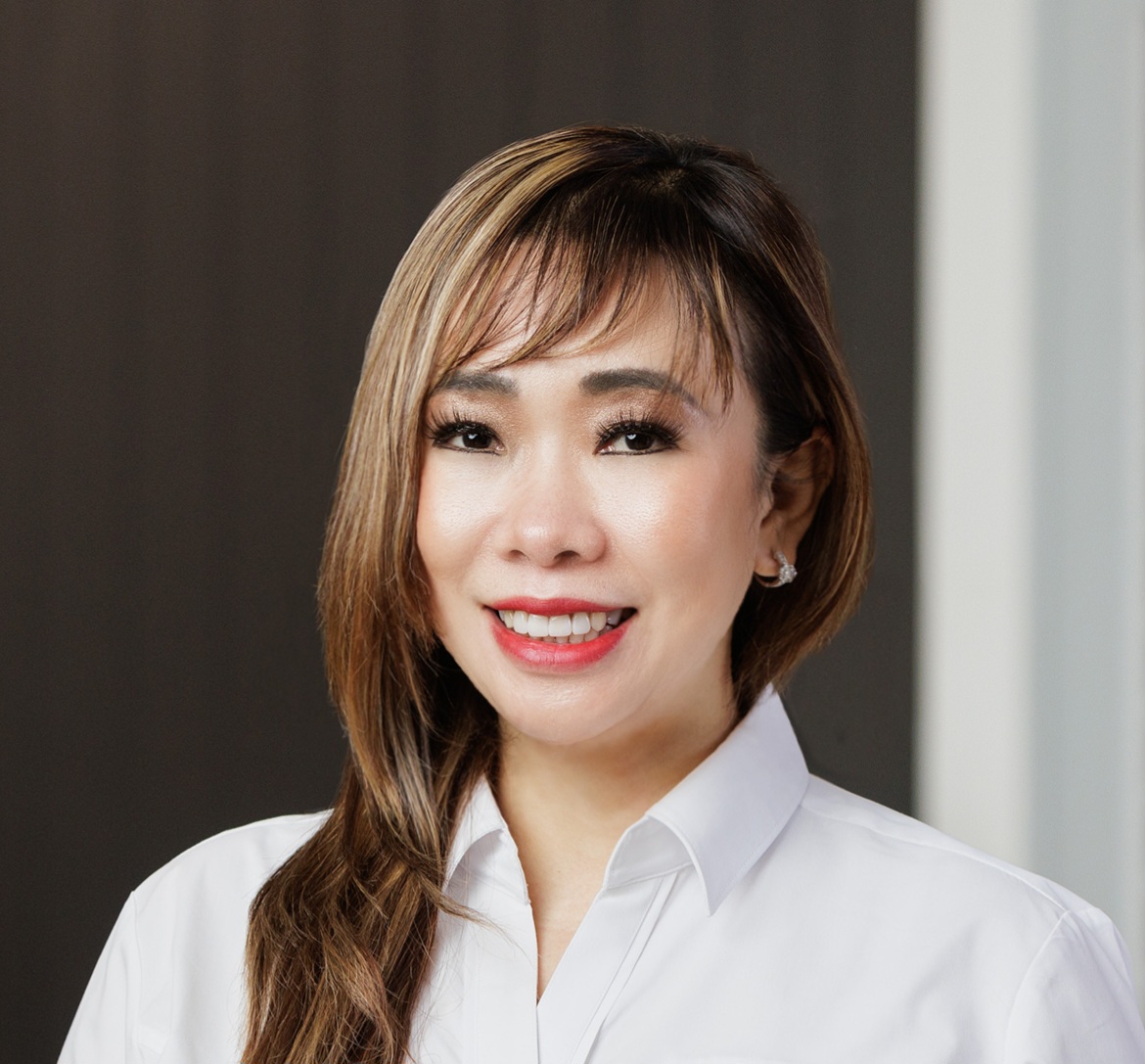 Siu Lia Real Estate Agent