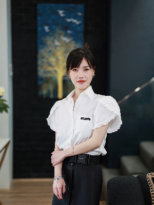 Sofia Tianzhuo Qu Real Estate Agent