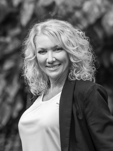 Sonia Geaney - Real Estate Agent at Century 21 Living Local - WOOMBYE
