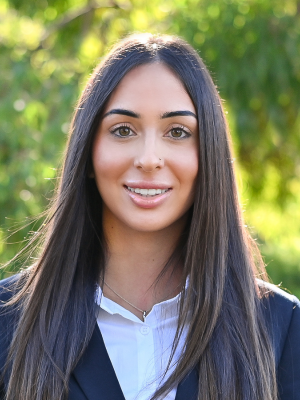 Stephanie Petrakis Real Estate Agent