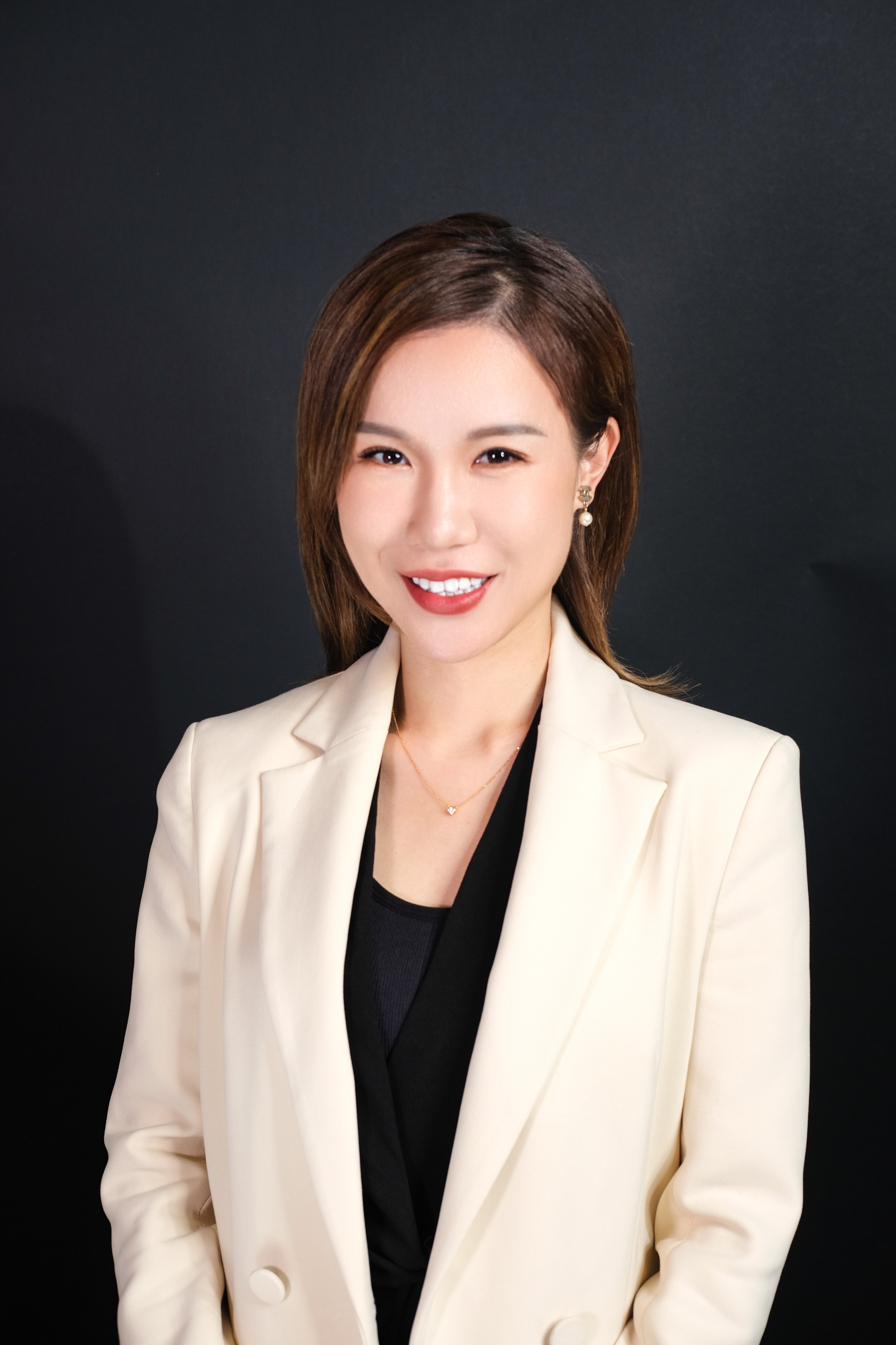 Stephanie Xue Real Estate Agent