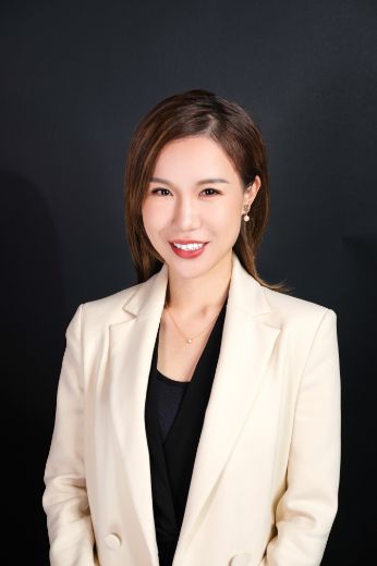 Stephanie Xue - Real Estate Agent at Property Management & Corporation