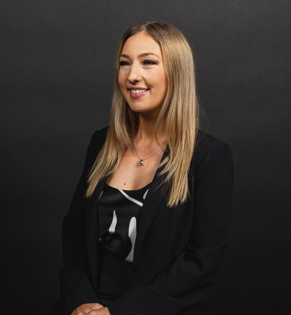 Stephanie Worth - Real Estate Agent