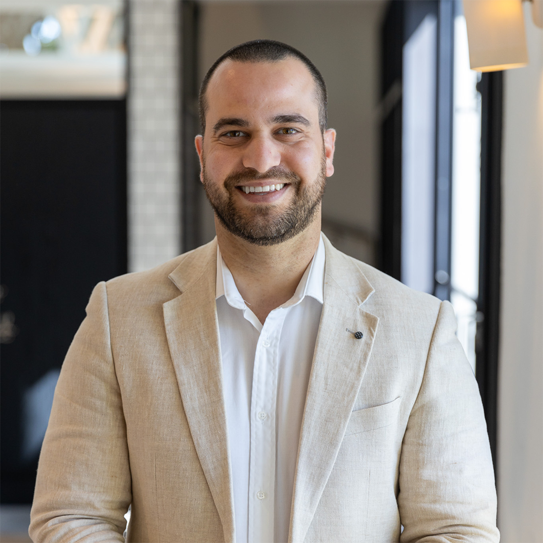 Stephen Mina - Real Estate Agent