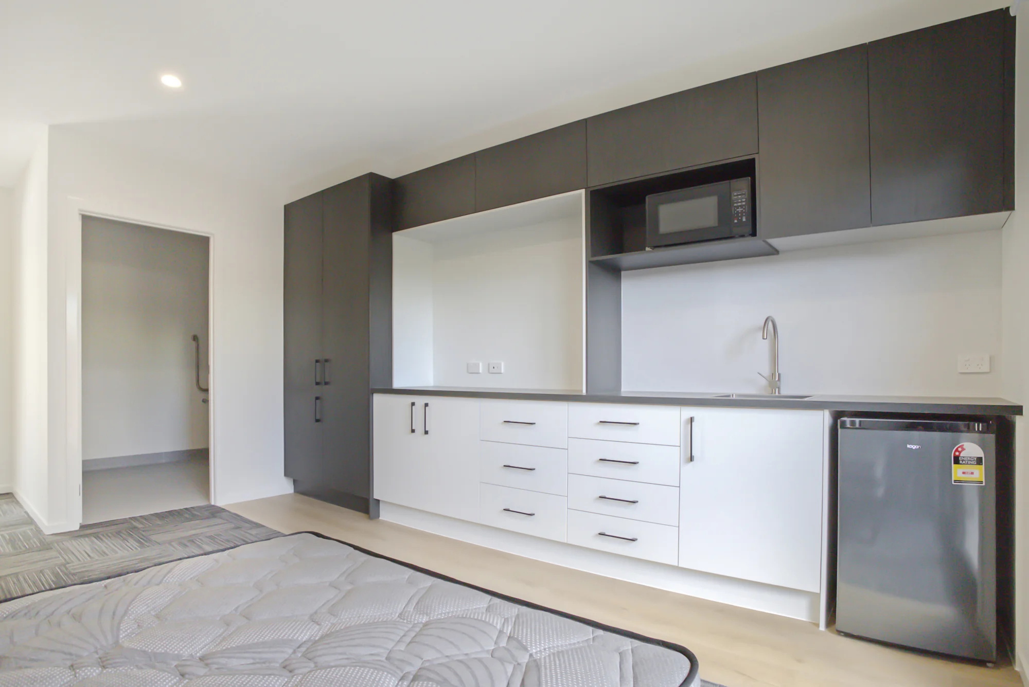 2/42 Pitman Street, Newcomb, Vic 3219