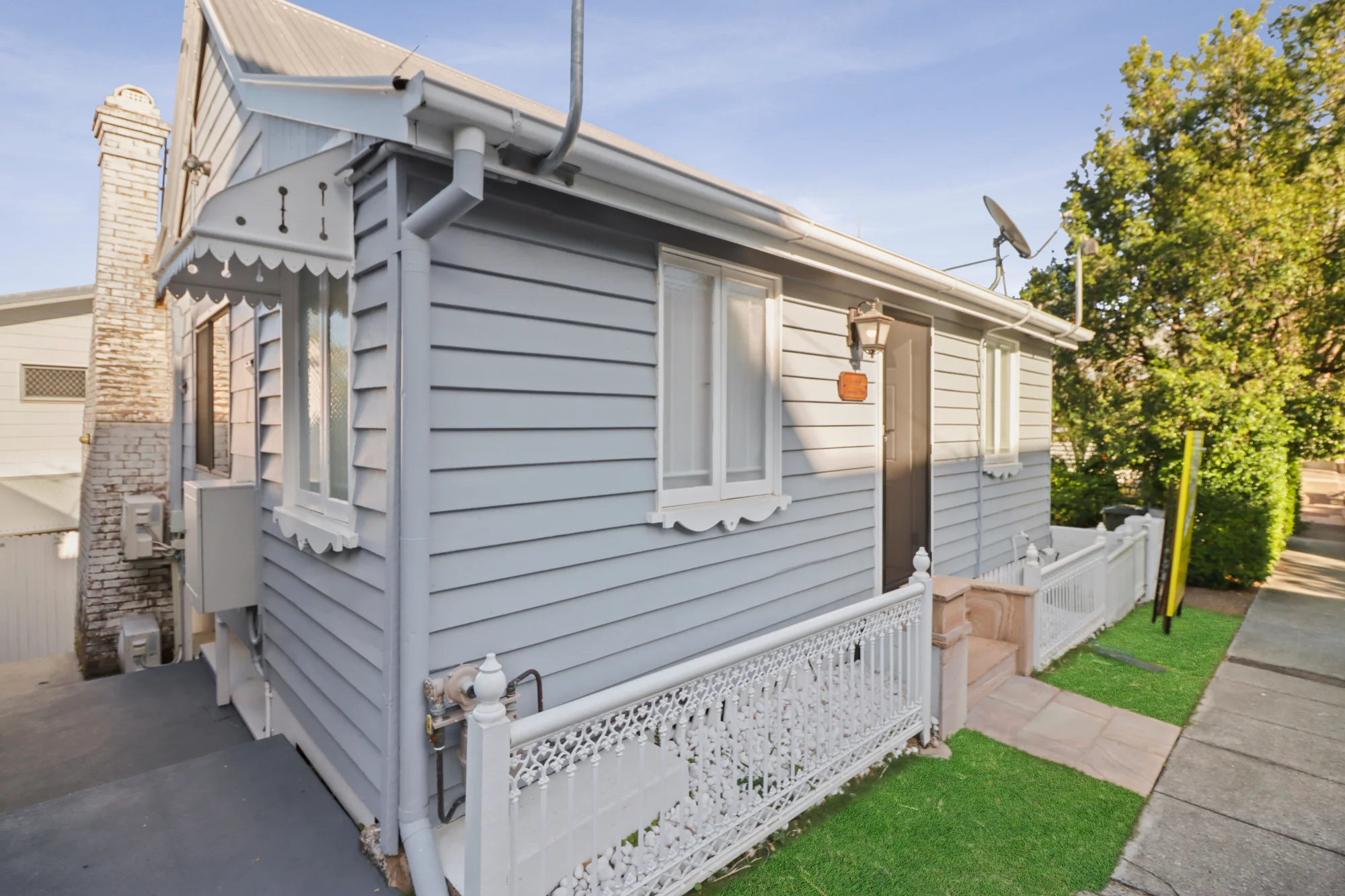 Room 4 - 1/68 Cambridge Street, Red Hill, Qld 4059