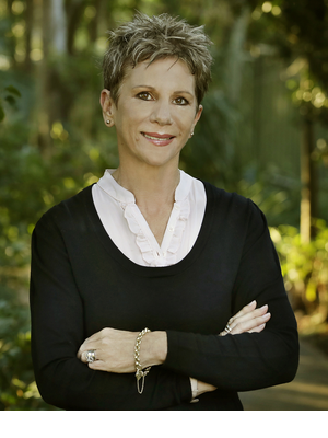 Suzie Crompton - Real Estate Agent