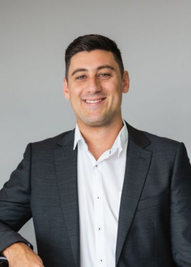 Tiago Neves - Real Estate Agent at Lincoln Place