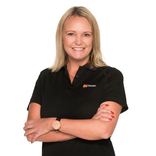 Tina Kennedy - Real Estate Agent at LJ Hooker Solutions Gold Coast - Nerang