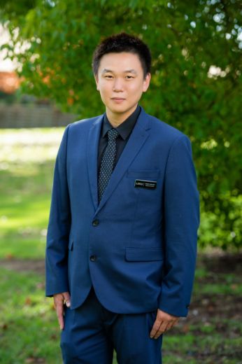Tony Zhang - Real Estate Agent at Levic Group - DOCKLANDS