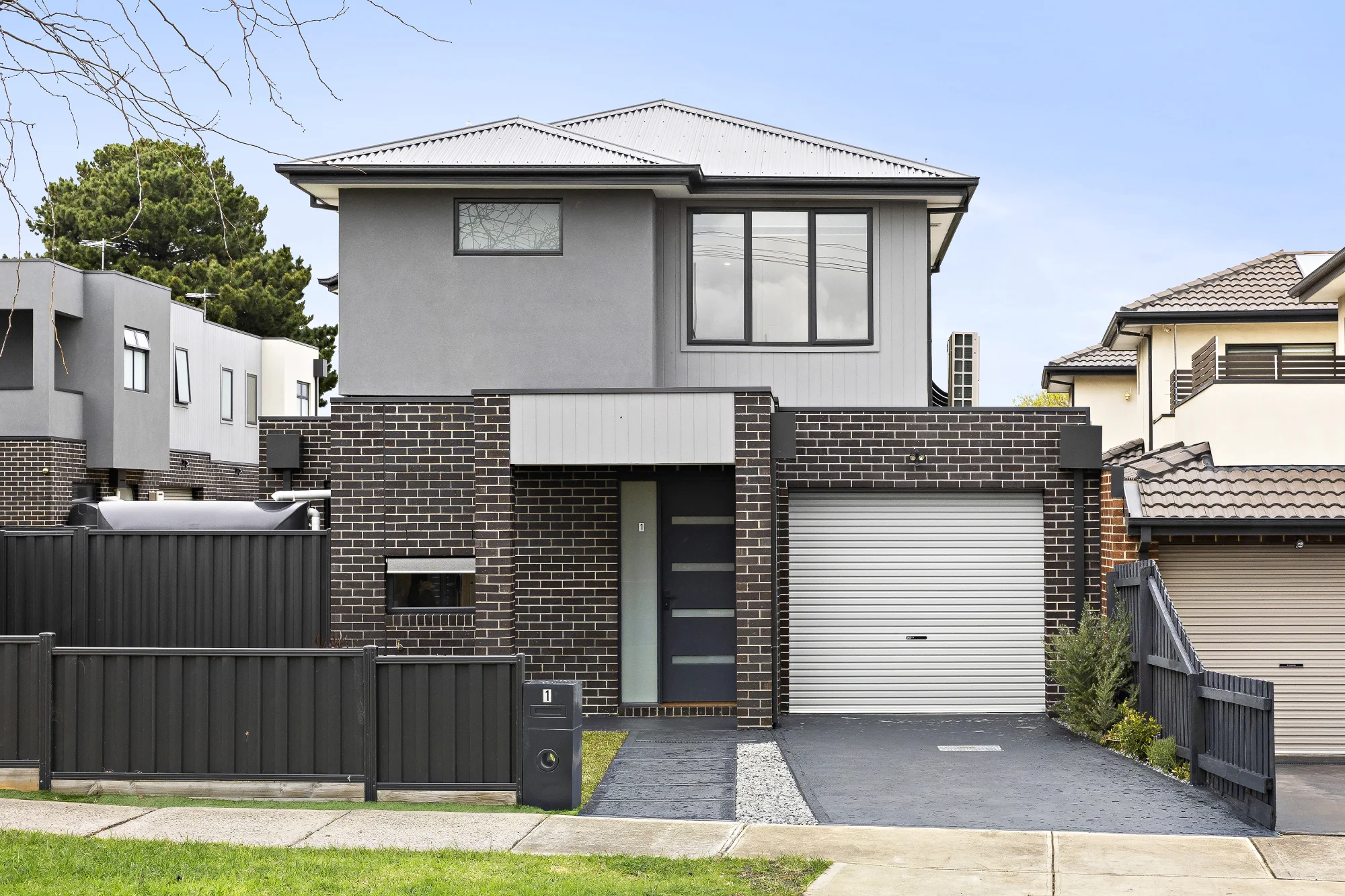 1/3 Sunset Boulevard, Jacana, Vic 3047