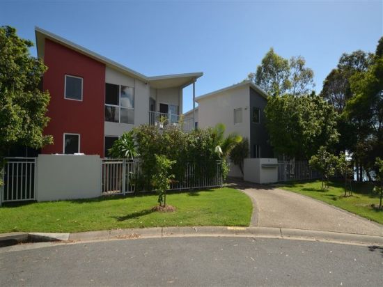 1/6 Comore Drive, Varsity Lakes, Qld 4227