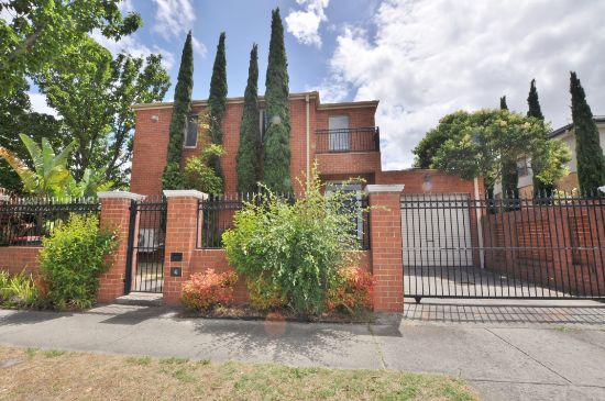 11 Hourigan Avenue, Clayton, Vic 3168