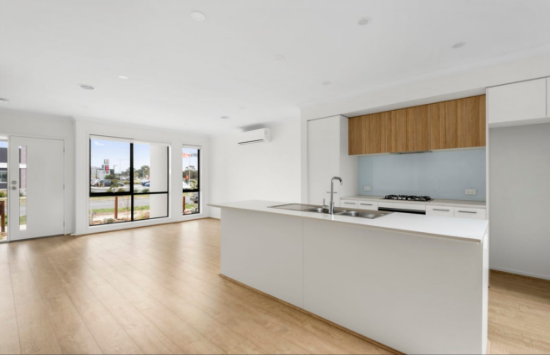 11 Longreach Rd, Armstrong Creek, Vic 3217