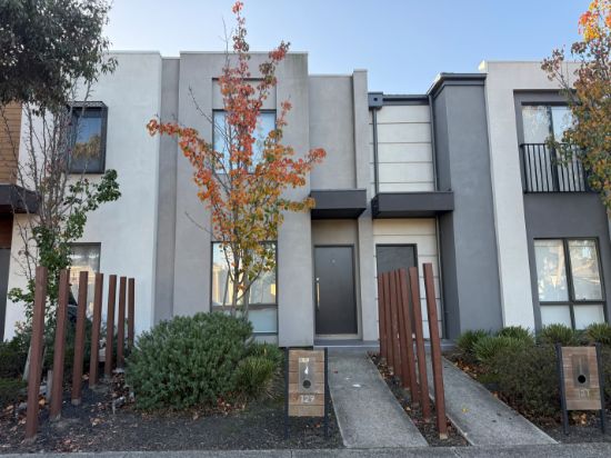 129 Campaspe Way, Point Cook, Vic 3030