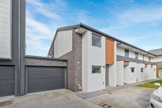 13/8 Henry Kendall Street, Franklin, ACT 2913