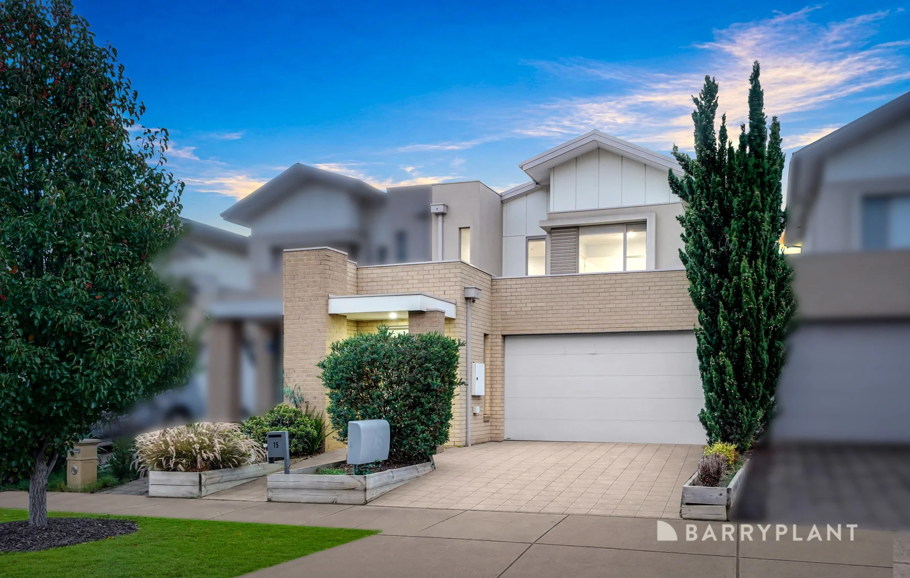15 Broadbeach Circuit, Sanctuary Lakes, Vic 3030