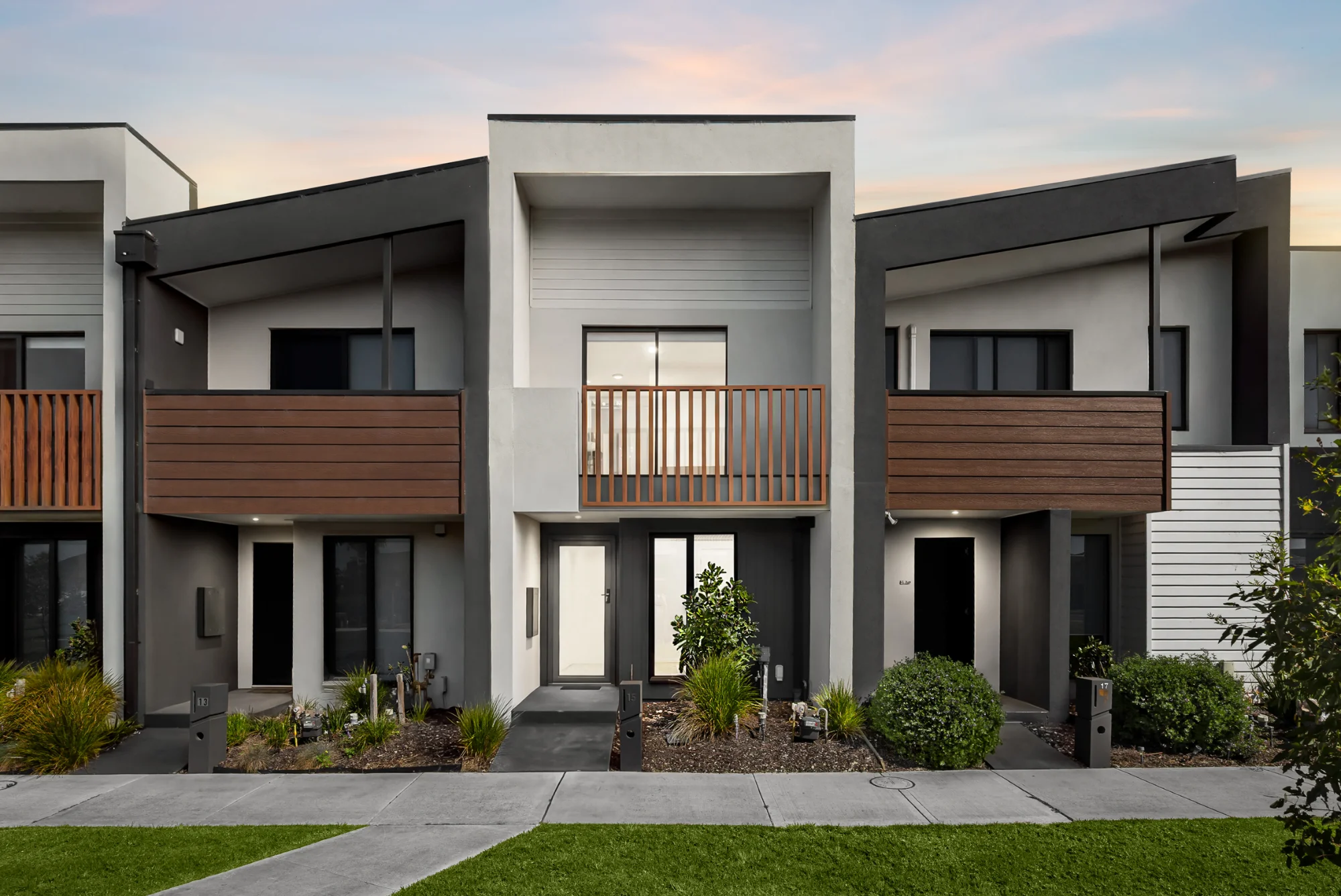 15 Selma Walk, Donnybrook, Vic 3064