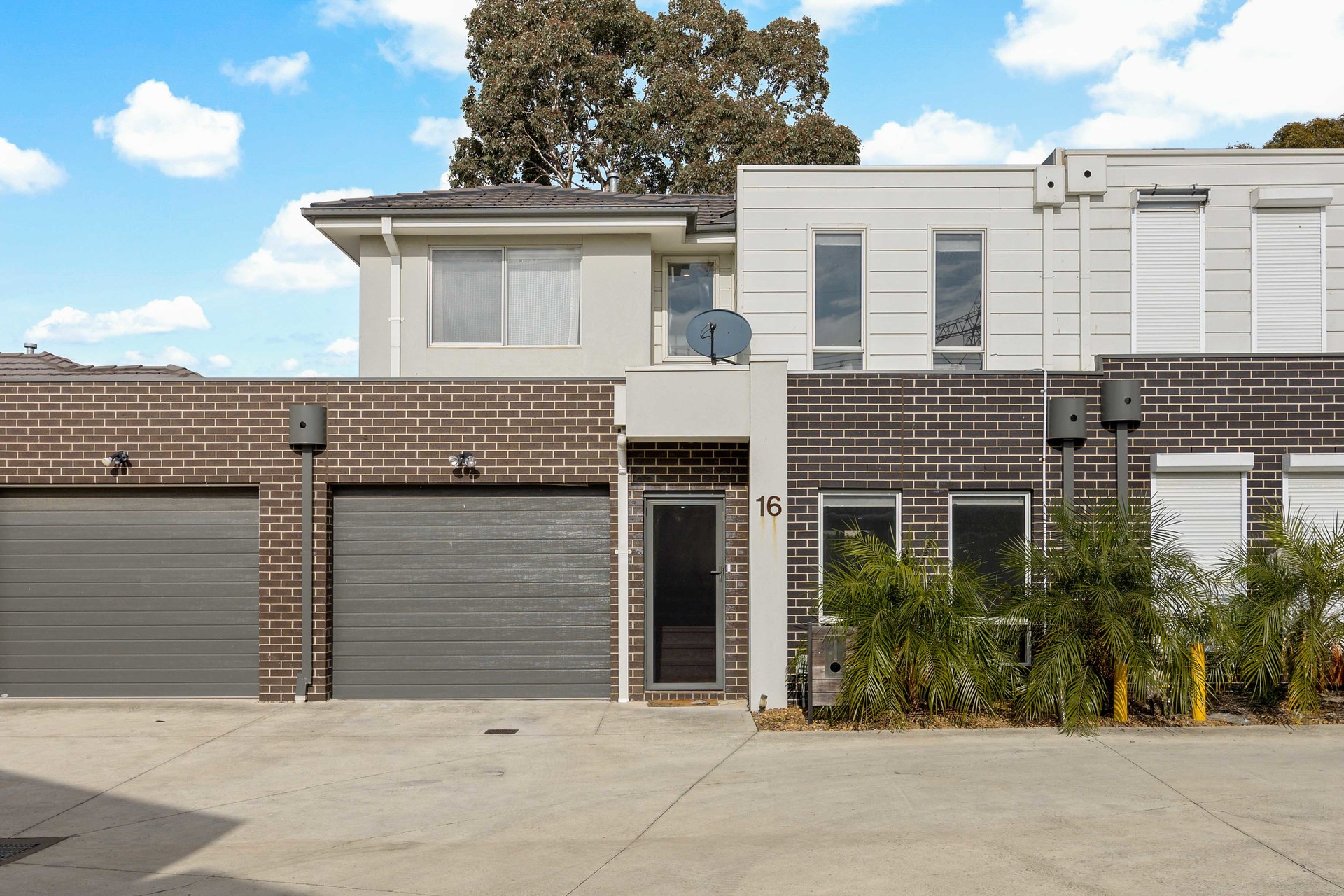 16 Kangaroo Paw Court, Taylors Lakes, Vic 3038 16 Kangaroo Paw Court, Taylors Lakes, Vic 3038