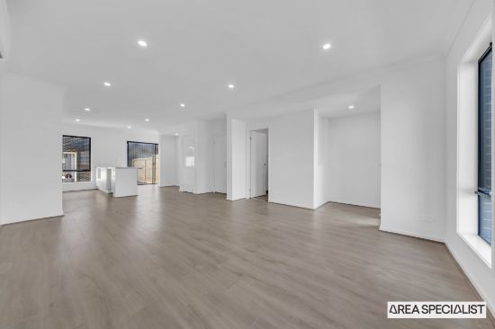 18 Helwani walk, Truganina, Vic 3029