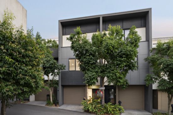 18 Norfolk Place, Malvern, Vic 3144