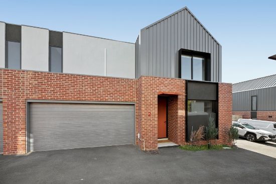 2/11 Vernon Street, Croydon, Vic 3136