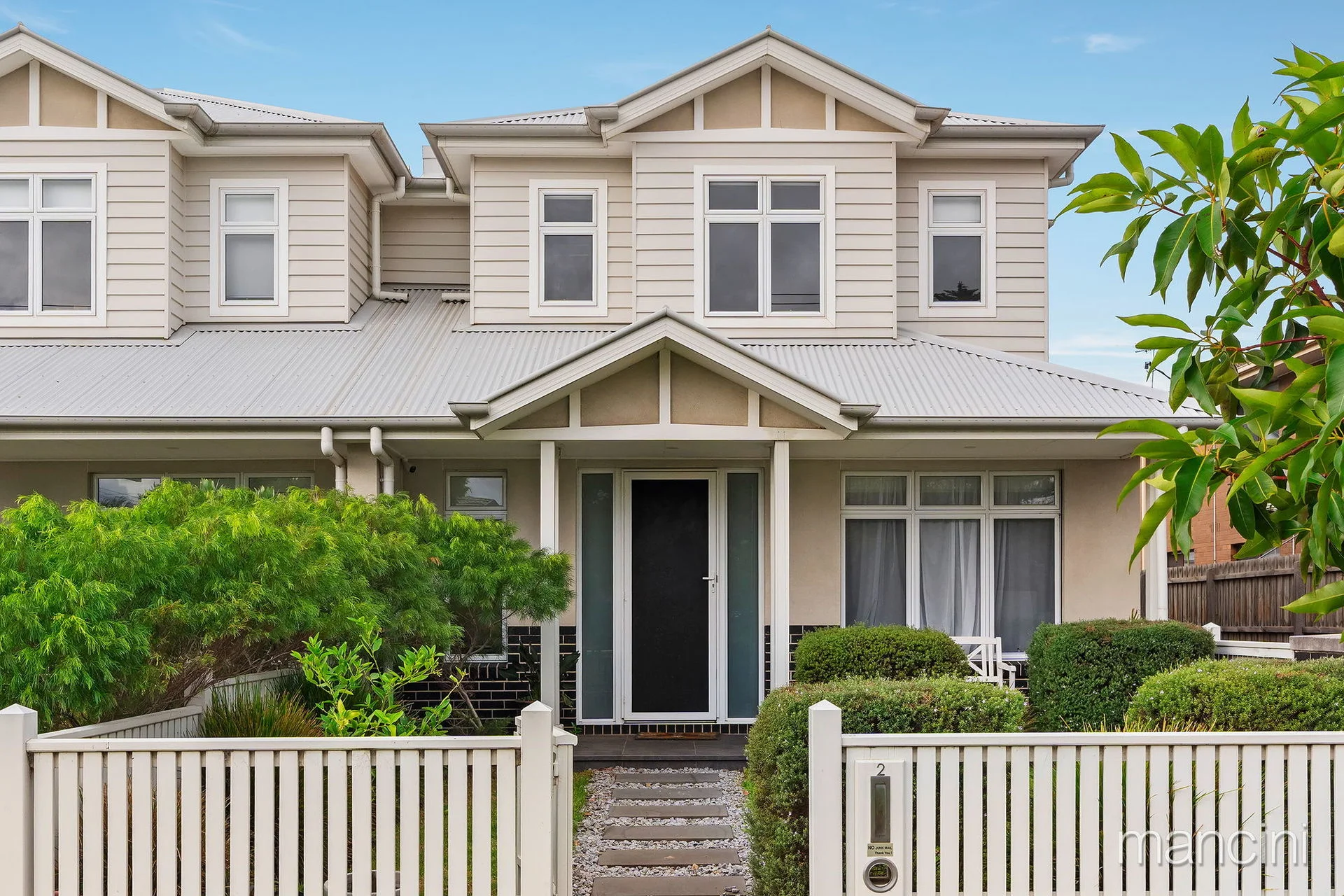 2/12 Grieve Parade, Altona, Vic 3018