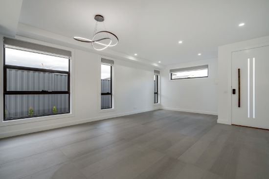 2/16 Beryl Street, Essendon West, Vic 3040