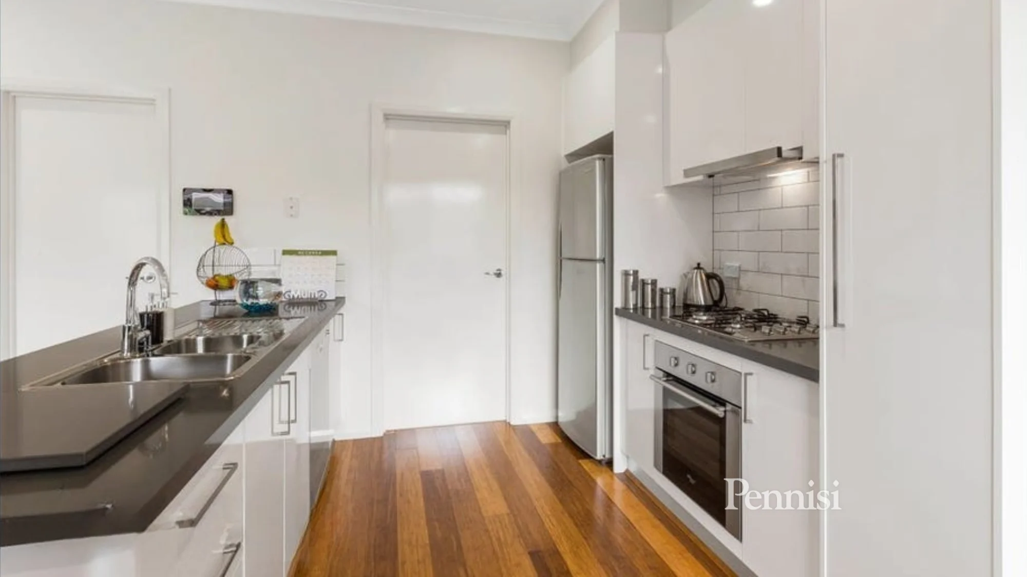 2/21 Leslie Street, St Albans, Vic 3021
