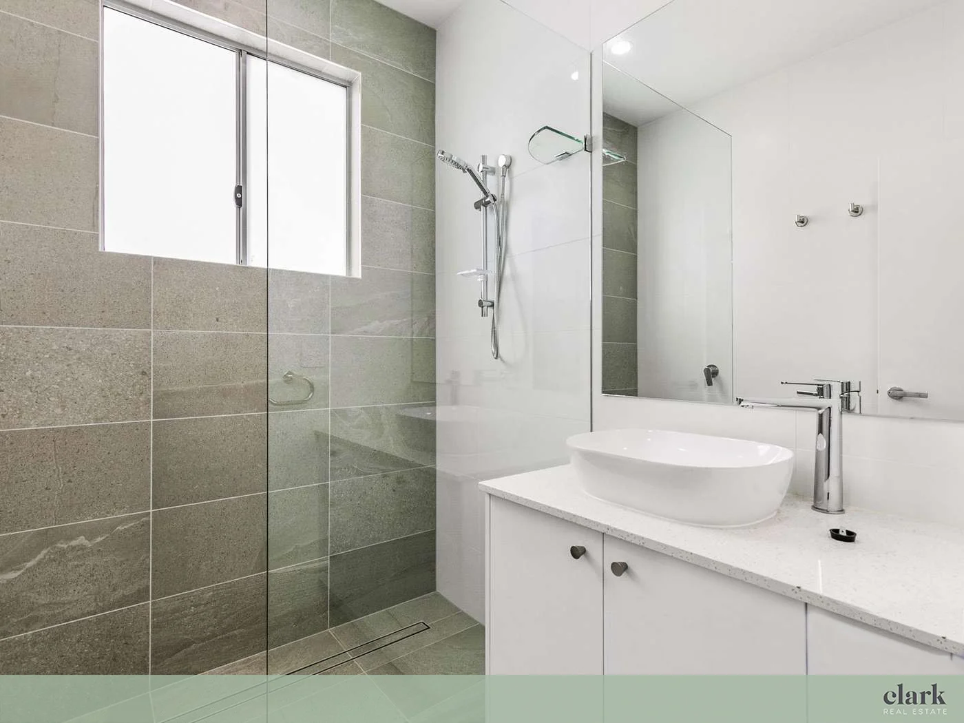 2/28 Mcewan Street, Carina, Qld 4152